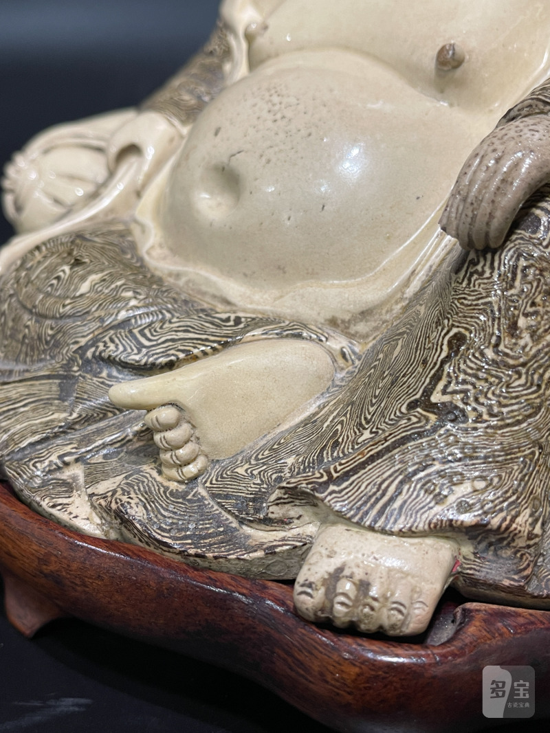 明 米黄绞胎釉弥勒佛坐像 - 图9